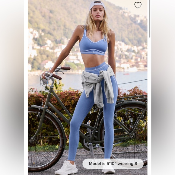💙ALO Yoga💙 Airbrush Heartthrob Bra and Leggings Set in Crystal Clear Blue/White - Picture 1 of 14